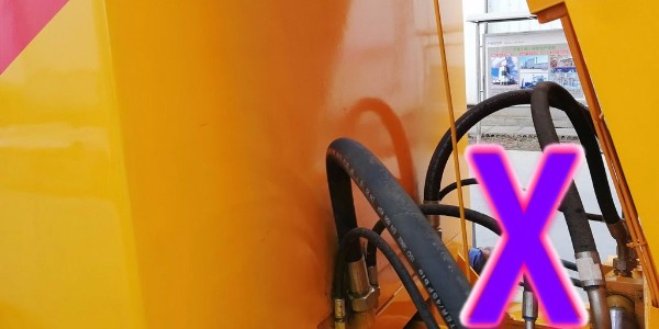 隧道作業與露天作業施工場地下，混凝土泵應當如何確定位置？