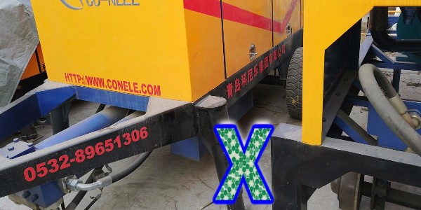 混凝土泵入庫前清洗、放水、涂潤滑脂、擦干每一個步驟都不能少