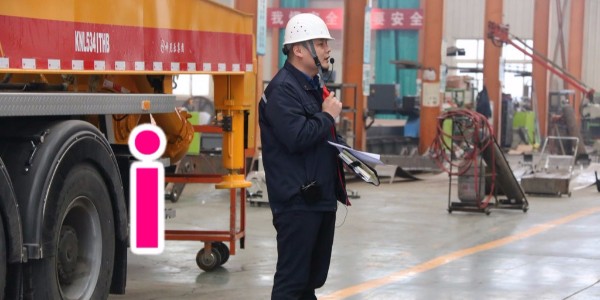 混凝土泵在更換油嘴或總成時應當做好哪些部位的清潔工作？