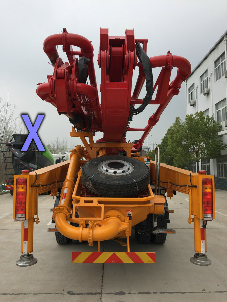 青島小型混凝土泵車價格