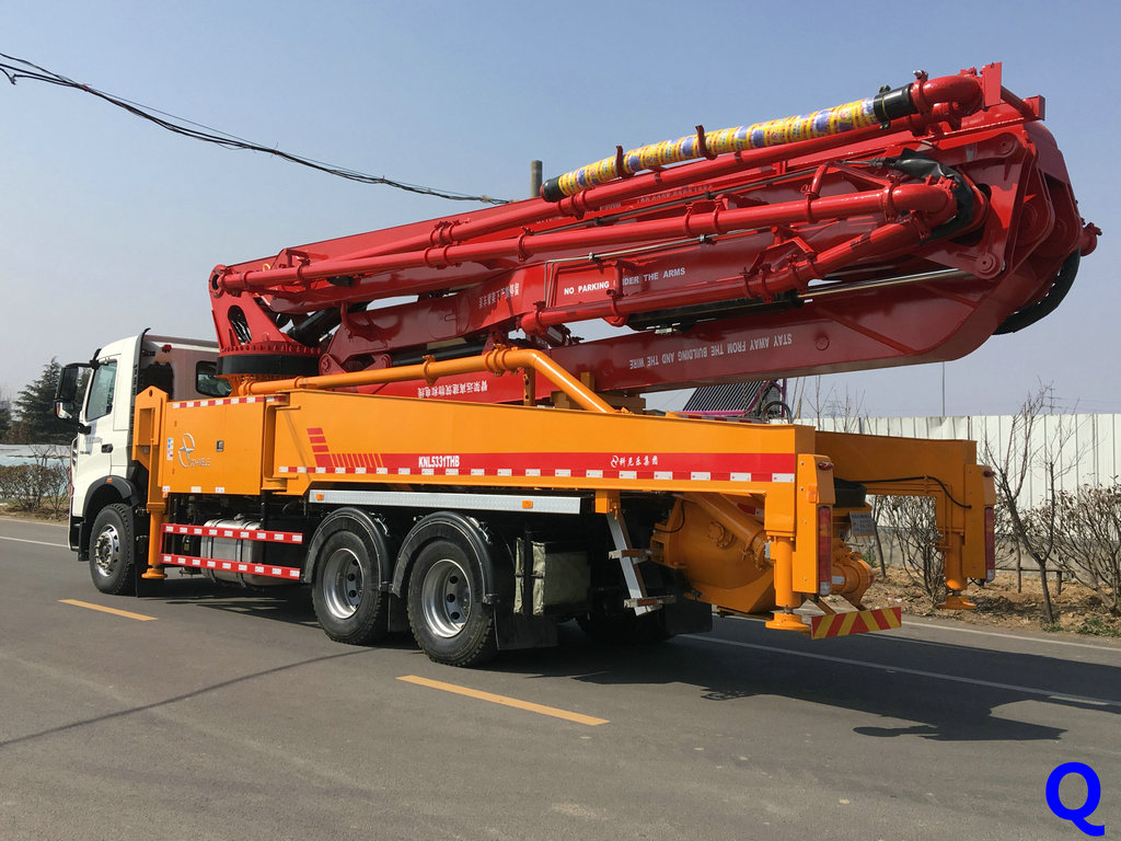 小型混凝土泵車，天泵，小型泵車，混凝土小泵車