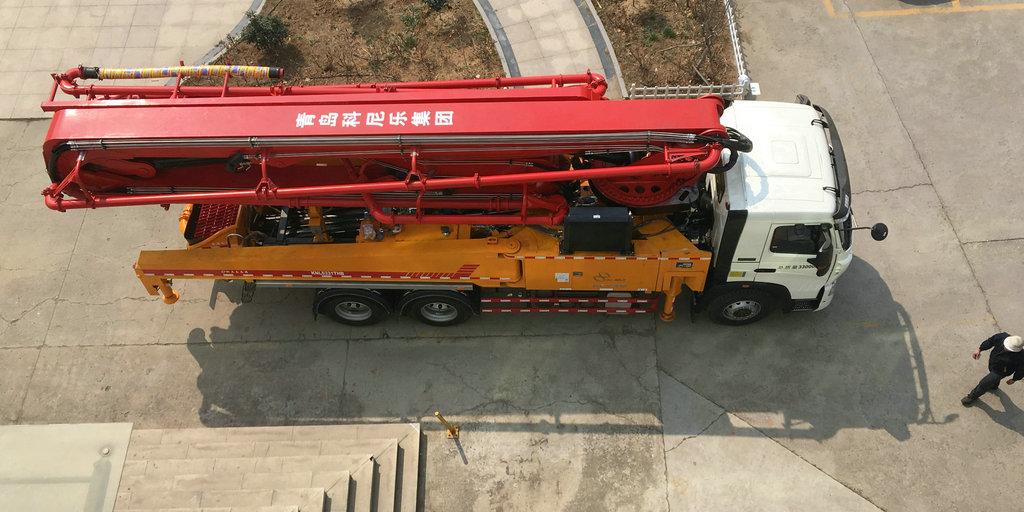 小型混凝土泵車現(xiàn)場作業(yè)環(huán)境有哪些規(guī)定